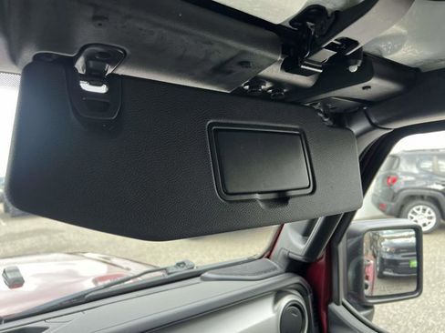 Used 2021 Jeep Wrangler Unlimited Sport image 31