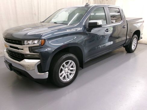 Used 2019 Chevrolet Silverado 1500 LT w/ All-Star Edition AWD/4WD image 2