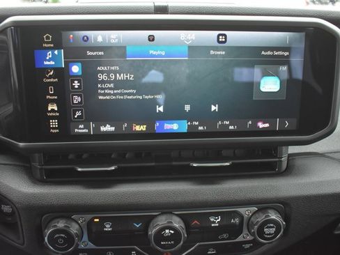 Used 2025 Jeep Wrangler Sport image 22