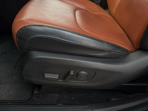 Used 2022 Kia Carnival SX image 12