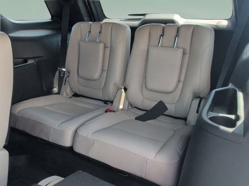 Used 2018 Ford Explorer Limited w/ Equipment Group 301A FWD image 39
