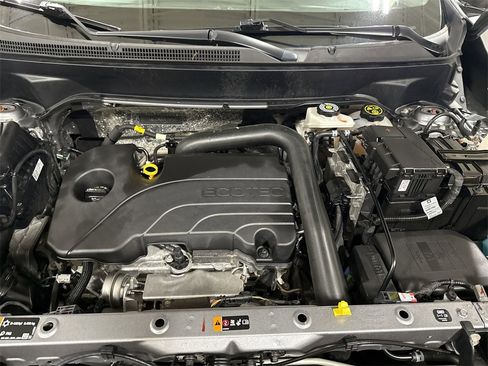 Used 2024 GMC Terrain SLT image 24