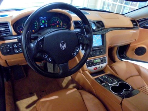 Used 2009 Maserati GranTurismo S RWD image 9