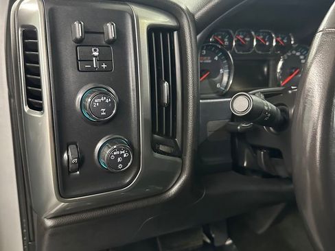 Used 2018 Chevrolet Silverado 1500 LT w/ All Star Edition image 15