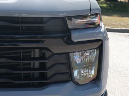 Used 2025 Chevrolet Silverado 2500 Custom w/ Custom Value Package image 16