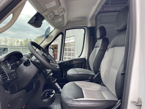 Used 2025 RAM ProMaster 2500 w/ Convenience Group FWD image 10