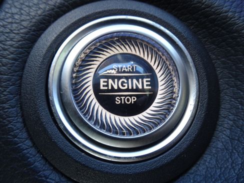 Used 2021 Mercedes-Benz GLC 300 4MATIC image 26