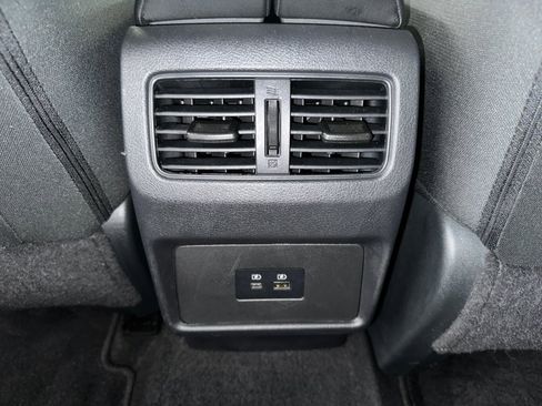 Used 2022 Nissan Rogue SV image 19