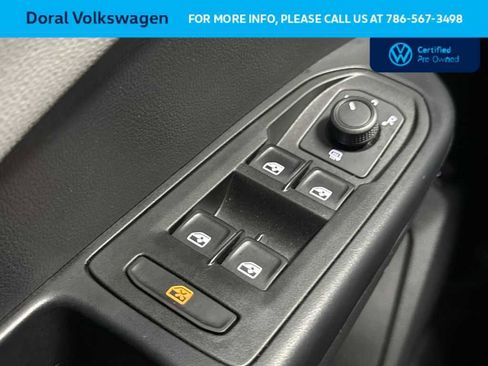 Used 2024 Volkswagen Taos SE FWD image 17