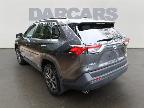 Used 2023 Toyota RAV4 XLE Premium image 6