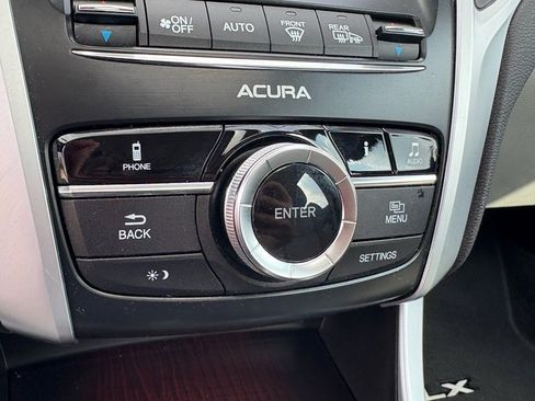 Used 2017 Acura TLX image 16