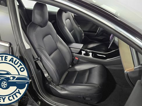 Used 2018 Tesla Model 3 Long Range image 37
