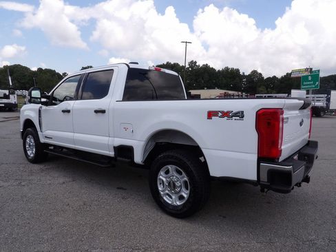 Used 2025 Ford F250 XLT w/ FX4 Off-Road Package AWD/4WD image 4