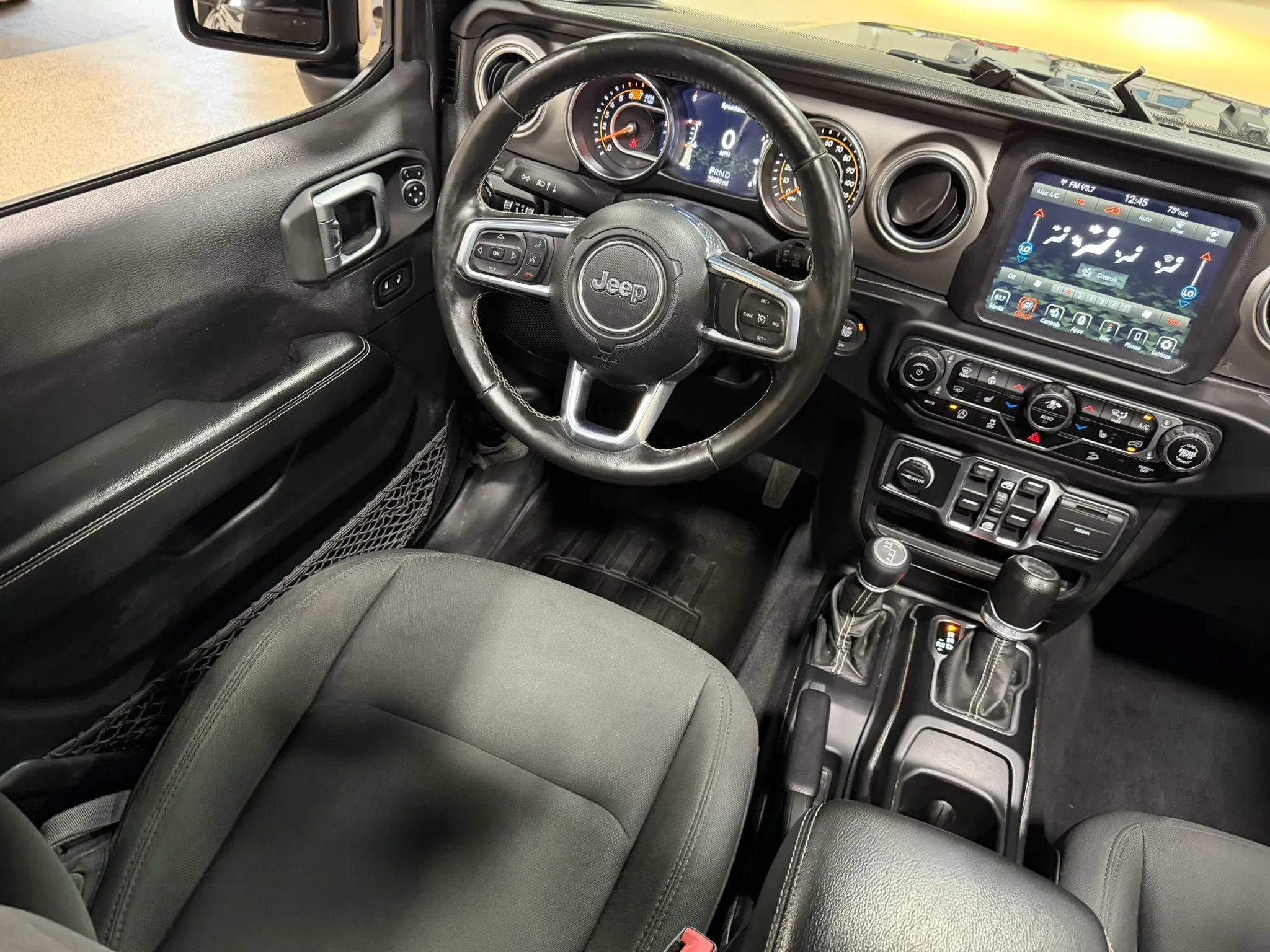 Used 2020 Jeep Wrangler Unlimited Sahara w/ Uconnect 4C Nav & Sound Group AWD/4WD image 50