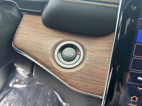 Used 2023 Jeep Grand Cherokee L Summit w/ Advanced Protech Group IV image 24