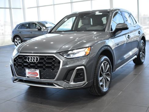 Used 2023 Audi Q5 2.0T Premium w/ Convenience Package image 7