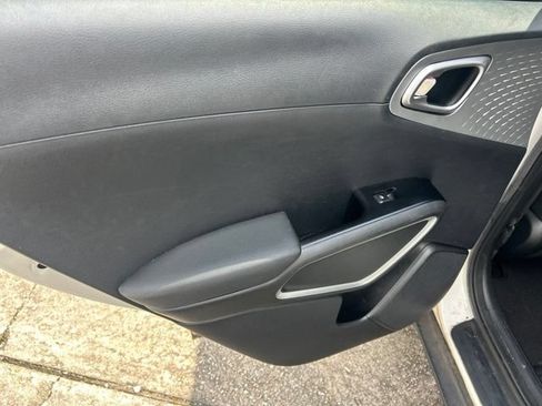 Used 2022 Kia Soul LX FWD image 20