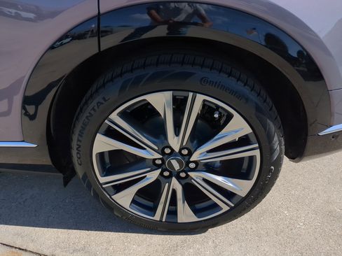 New 2026 Cadillac Optiq Luxury 2 image 33