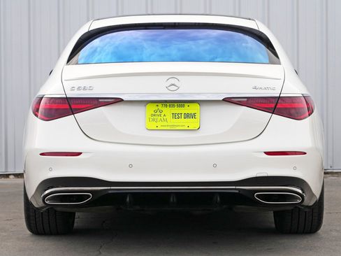 Used 2023 Mercedes-Benz S 580 S 580 w/ AMG Line & Night Pack image 11