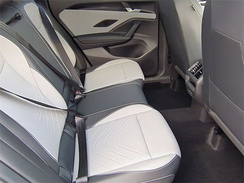 New 2026 Volkswagen Tiguan SE R-Line image 18