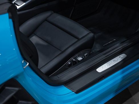 Used 2018 Porsche 718 Boxster S image 36