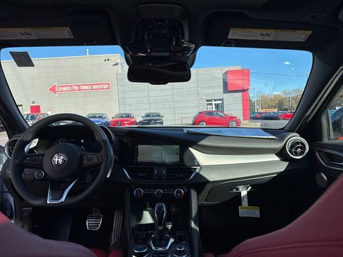 New 2025 Alfa Romeo Giulia Veloce image 14