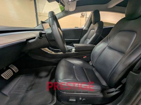 Used 2020 Tesla Model 3 Performance image 23