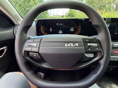 Used 2025 Kia K4 FWD image 23
