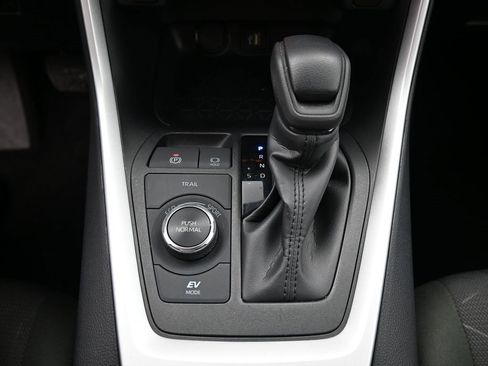 Certified 2025 Toyota RAV4 XLE image 25