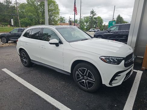 Used 2025 Mercedes-Benz GLC 300 4MATIC image 12