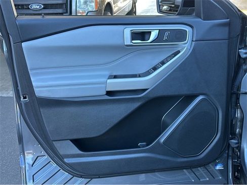 Certified 2022 Ford Explorer XLT w/ Equipment Group 202A image 38