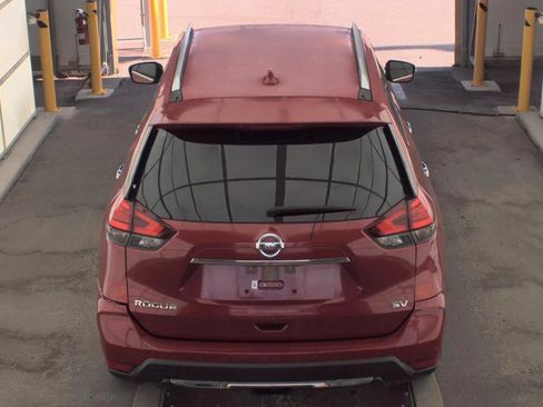Used 2017 Nissan Rogue SV FWD image 6
