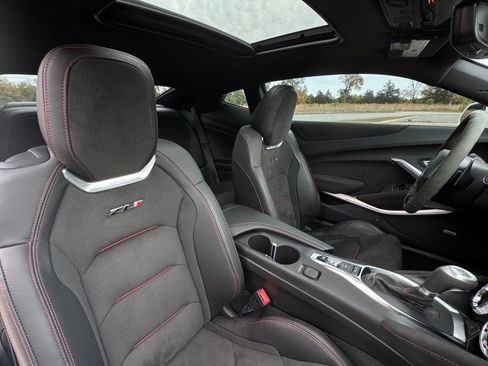 Used 2022 Chevrolet Camaro ZL1 image 27