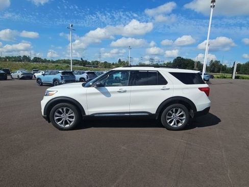 Used 2023 Ford Explorer XLT w/ Equipment Group 202A AWD/4WD image 5