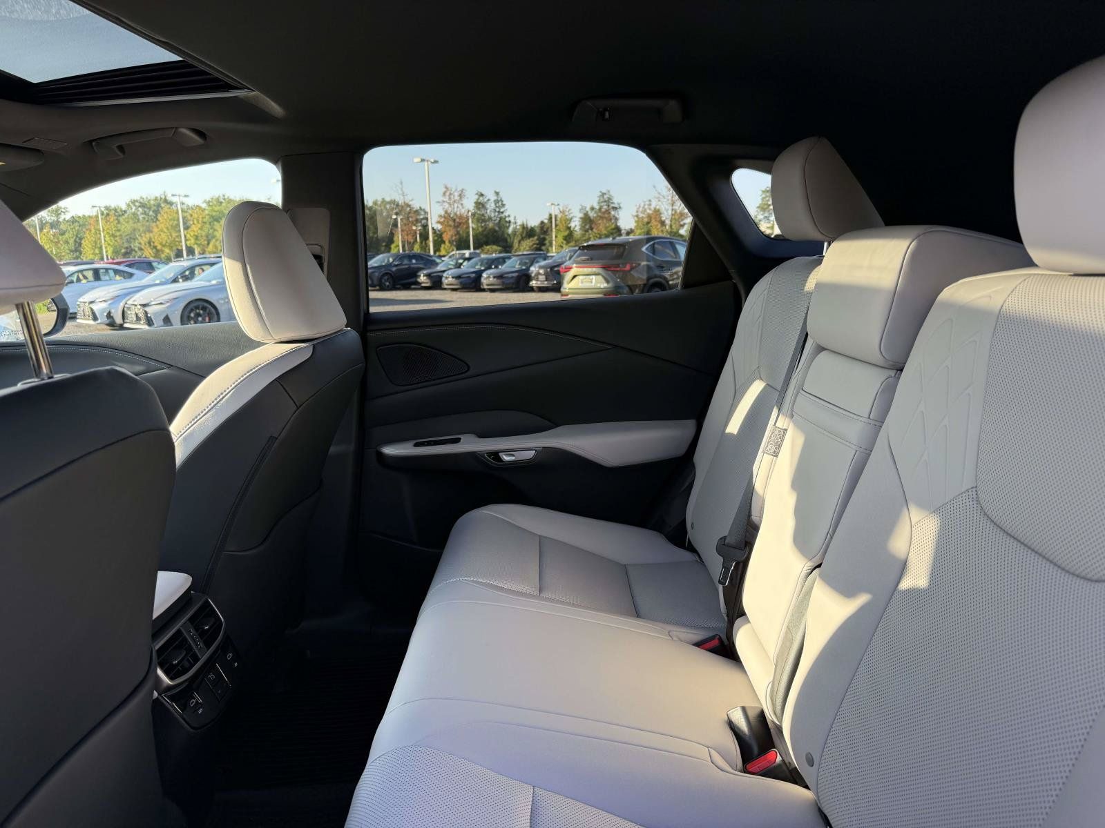 Used 2026 Lexus RX 350 Premium w/ Accessory Package (Z1) AWD/4WD image 17