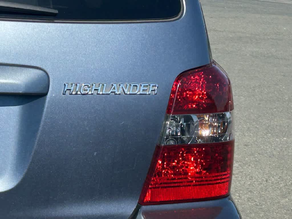 Used 2005 Toyota Highlander 2WD V6 w/ Preferred Pkg image 6