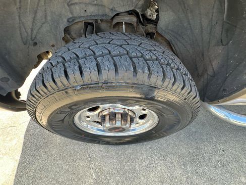 Used 2004 GMC Sierra 2500 SLT w/ Skid Plate Package AWD/4WD image 19