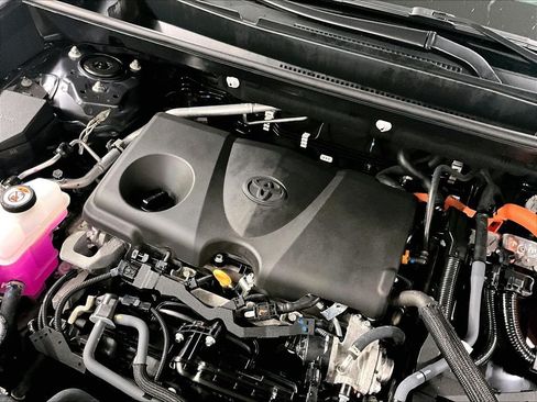 Certified 2025 Toyota RAV4 LE AWD/4WD image 33
