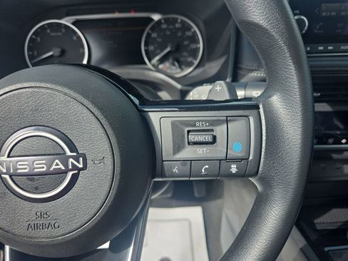 Used 2023 Nissan Rogue SV image 19