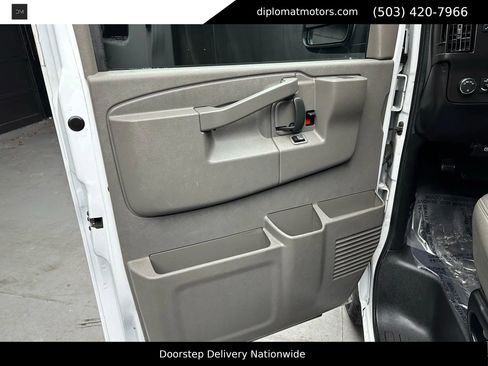 Used 2017 Chevrolet Express 2500 LS image 27