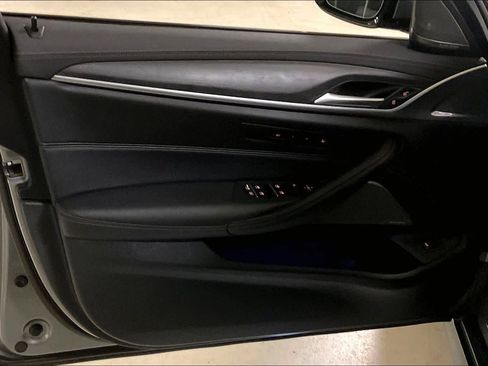 Used 2023 BMW M550i xDrive w/ Dynamic Handling Package image 20