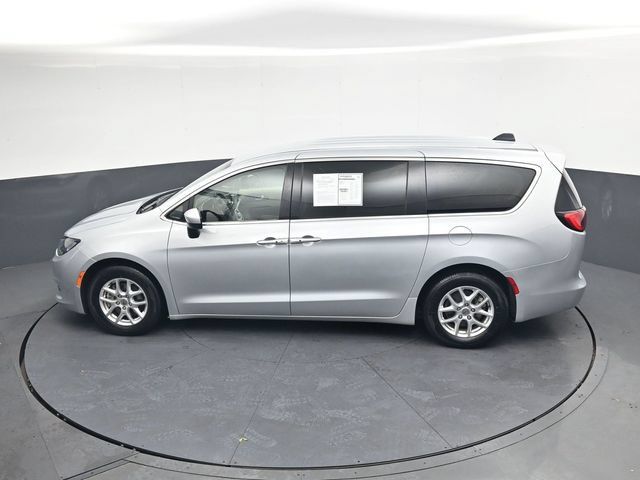 Used 2023 Chrysler Voyager LX FWD image 29