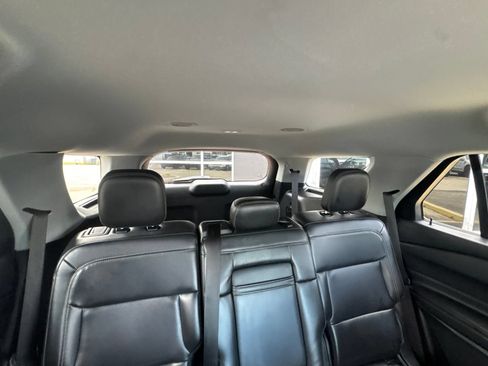 Used 2023 Ford Explorer XLT w/ Equipment Group 202A AWD/4WD image 23