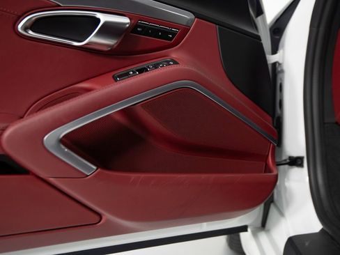 Certified 2024 Porsche 718 Cayman S RWD image 22