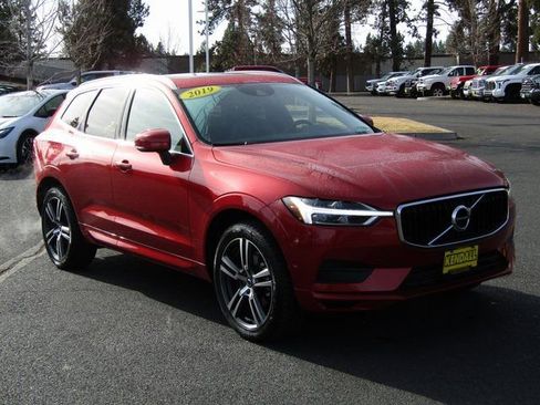 Used 2019 Volvo XC60 T5 Momentum w/ Premium Package image 7