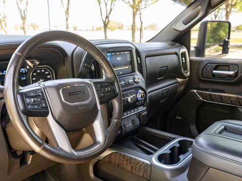 Used 2022 GMC Sierra 3500 Denali w/ Denali Ultimate Package image 17