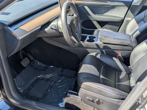 Used 2024 Tesla Model Y 2WD image 8