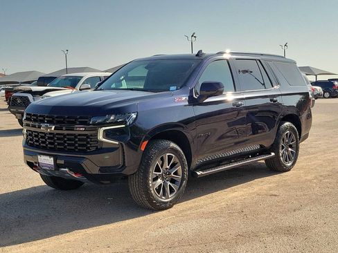 Used 2024 Chevrolet Tahoe Z71 w/ Luxury Package AWD/4WD image 4