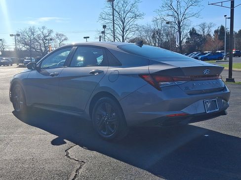 Certified 2023 Hyundai Elantra SEL image 4