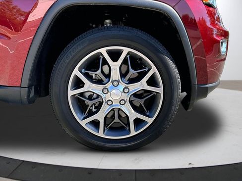 Used 2022 Jeep Grand Cherokee Limited w/ Trailer Tow Group IV image 34